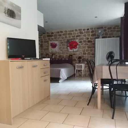 Guest house La Musardiere Les Assions